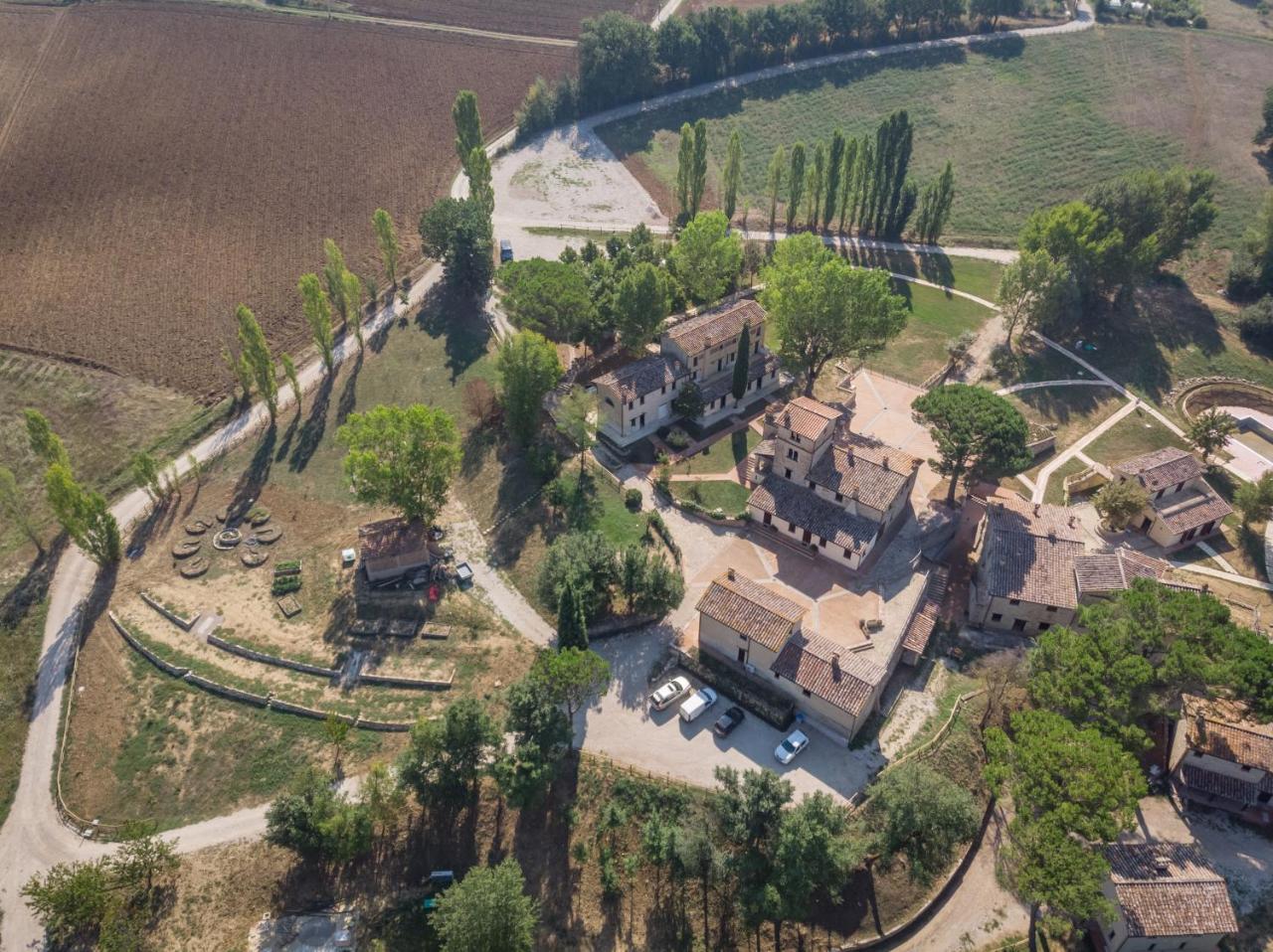 Gh Borgo Pulciano Agriturismo Montone  Ngoại thất bức ảnh
